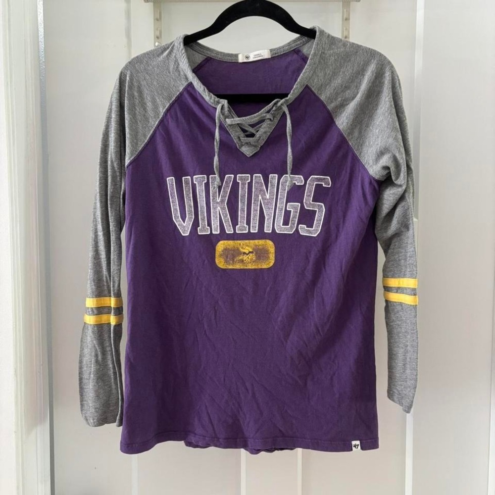 Minnesota Vikings women's small Purple and grey lace-up long sleeve shirt NFL‎
